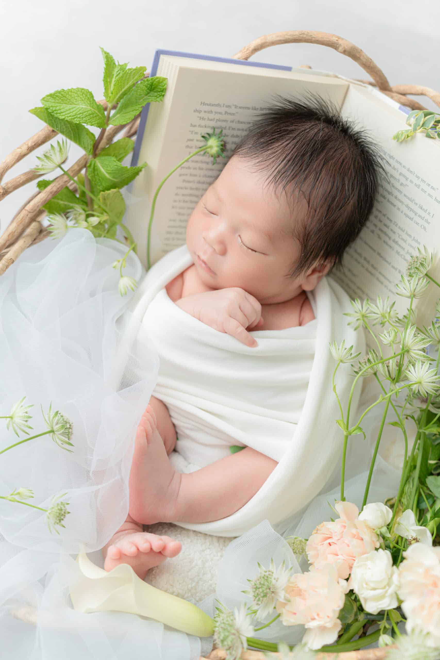 季節の花と赤ちゃん